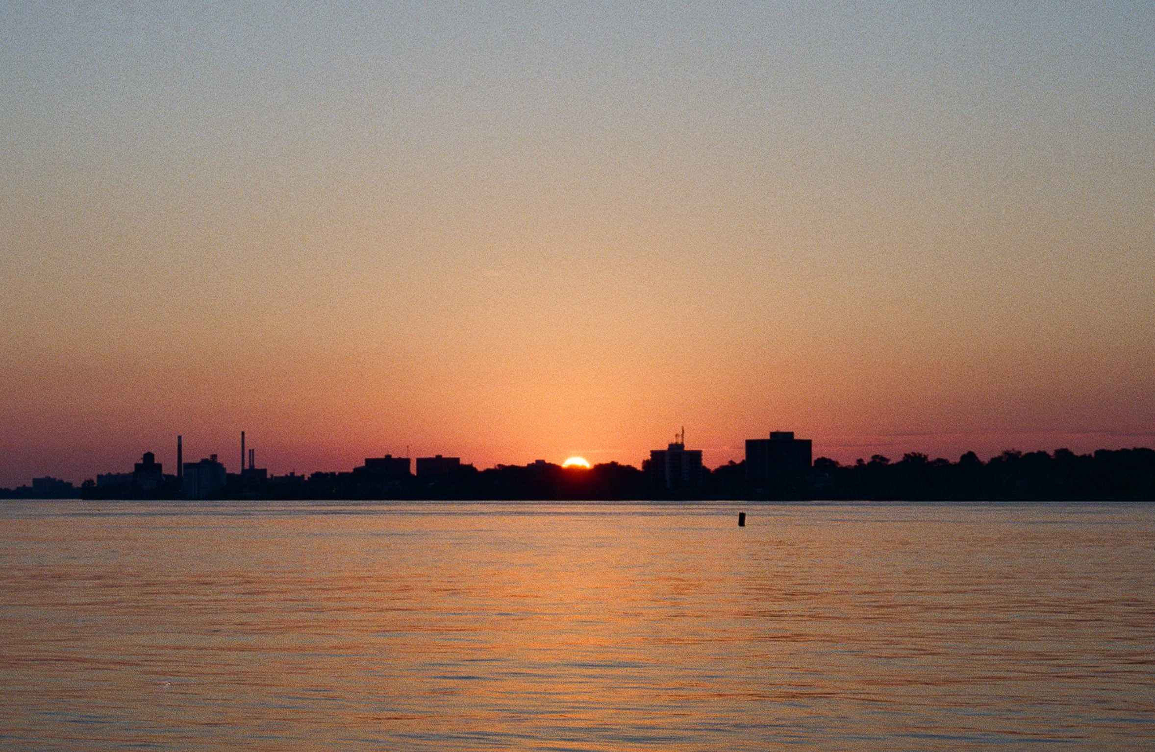 Sunrise over Windsor. Canon Rebel G, EF 38-76 1:4-5.6, Fuji 400